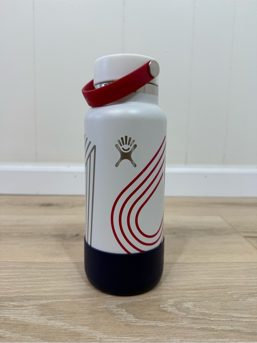 Hydro Flask Team USA 32oz Wide Mouth Water Bottle